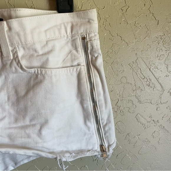 J. Brand‎ White Low Rise Shorts - Picture 5 of 8